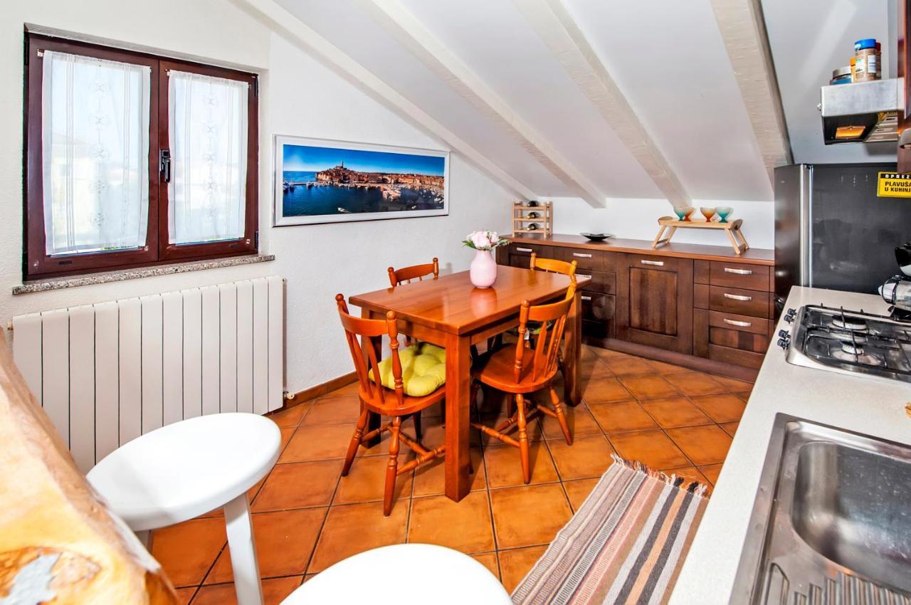 Camelia Apartment *
